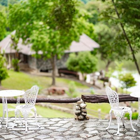 Nan Waterside Hong Bon Nern Bed & Breakfast Exterior photo