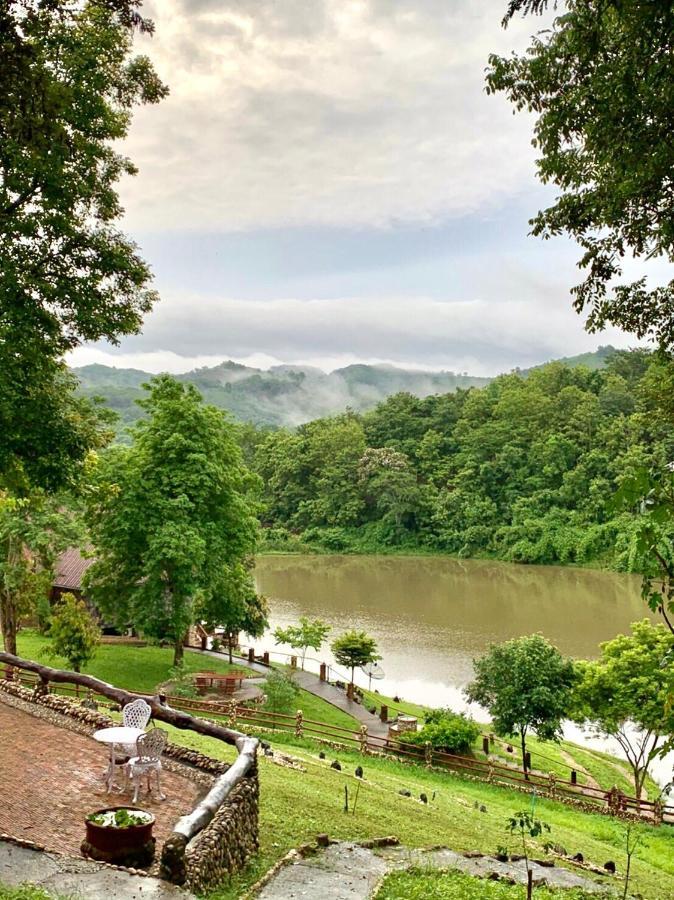 Nan Waterside Hong Bon Nern Bed & Breakfast Exterior photo
