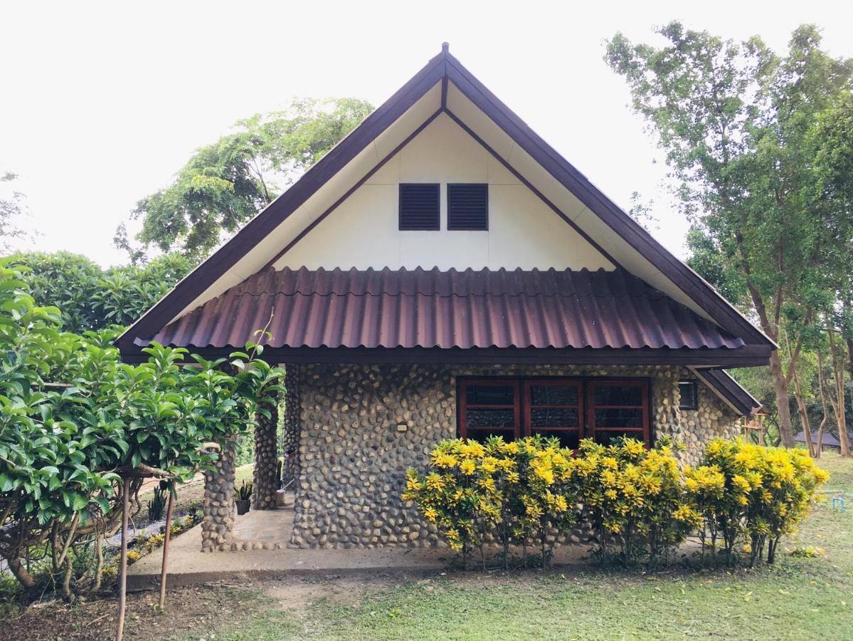 Nan Waterside Hong Bon Nern Bed & Breakfast Exterior photo