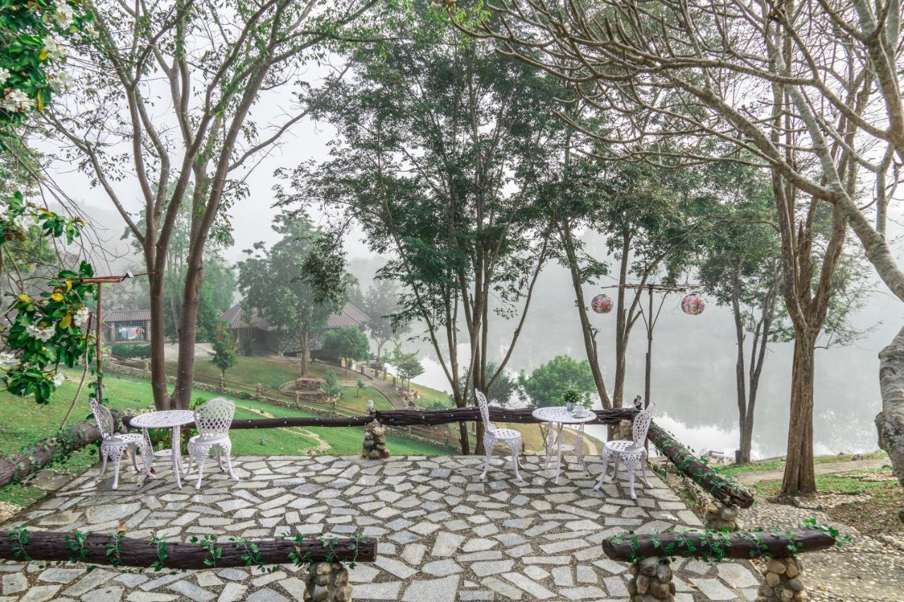 Nan Waterside Hong Bon Nern Bed & Breakfast Exterior photo