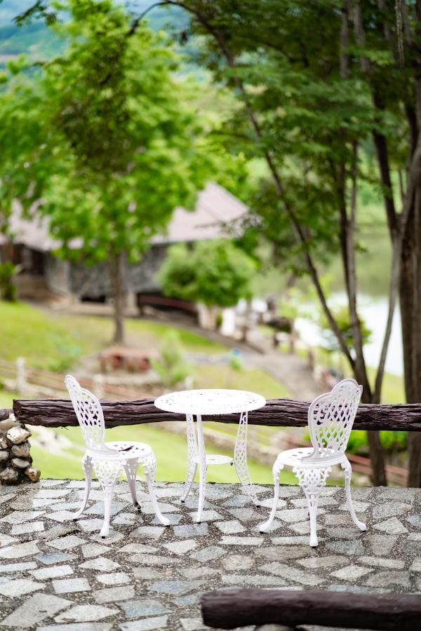 Nan Waterside Hong Bon Nern Bed & Breakfast Exterior photo
