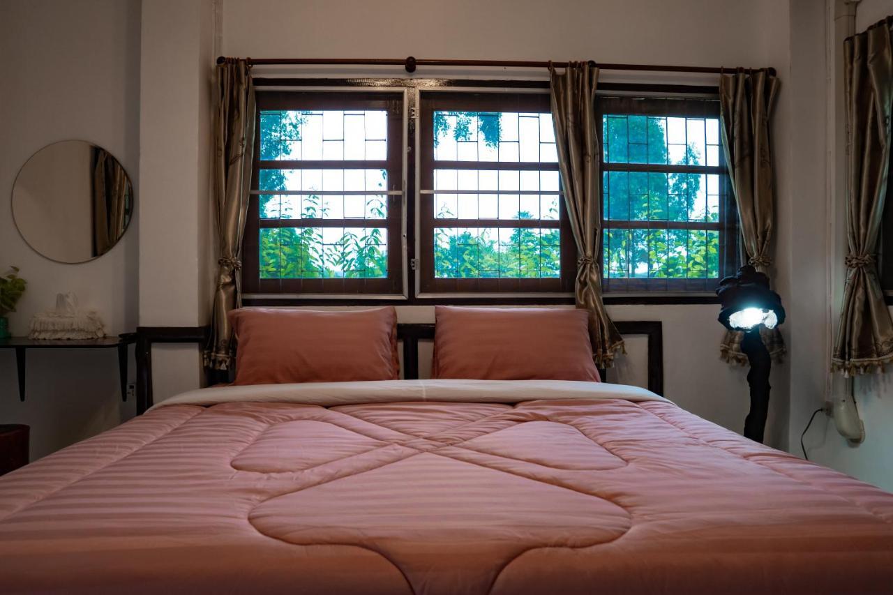 Nan Waterside Hong Bon Nern Bed & Breakfast Exterior photo