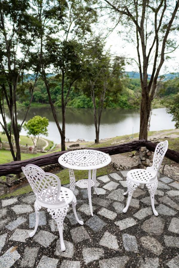 Nan Waterside Hong Bon Nern Bed & Breakfast Exterior photo